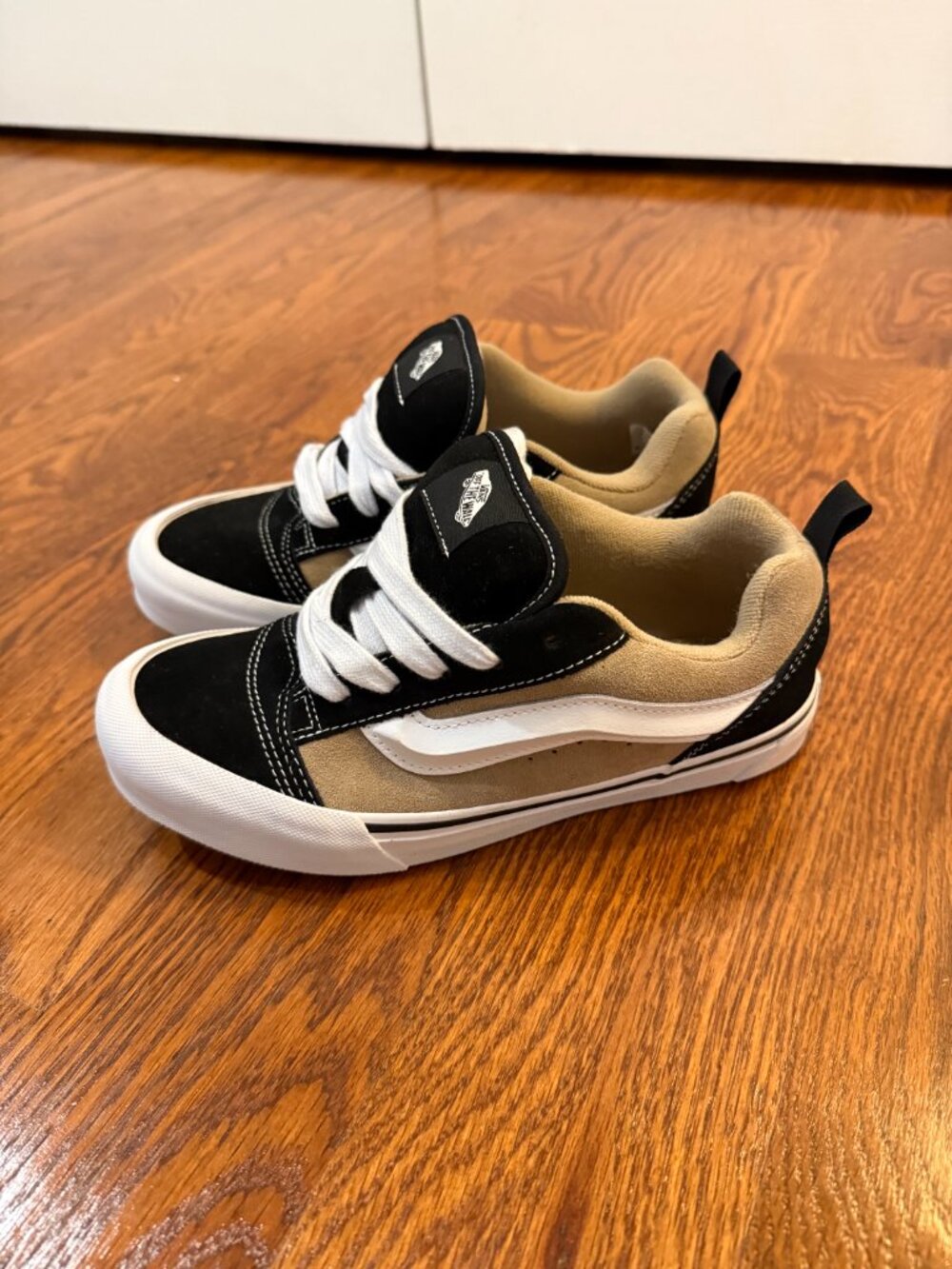 Vans Knu Skool Black Tan White Sneakers Juniors 5.5 NWOT